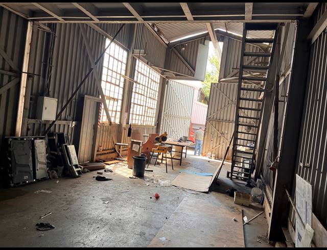 297M² WAREHOUSE TO LET IN ISANDO